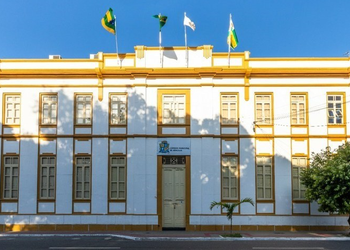 Câmara de Aracaju concede Título de Cidadania Aracajuana ao advogado e curador de artes Mário Luiz Britto Aragão