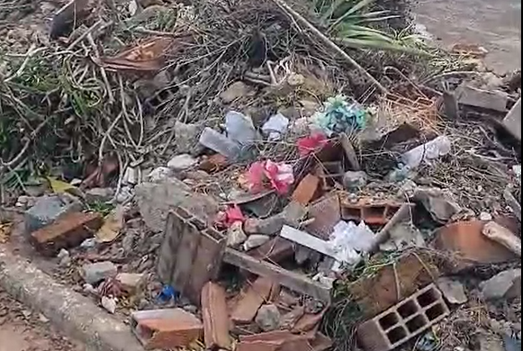 [VÍDEO] Moradores denunciam acúmulo de lixo em frente a cemitério de Lagarto