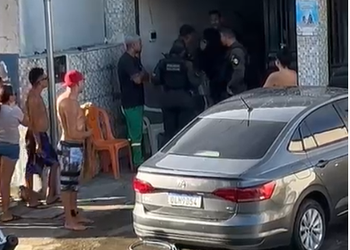 [VÍDEO] Homem que responde por tentativa de homicídio é preso com pistola em casa na Zona Norte de Aracaju