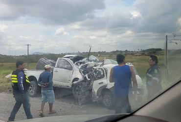 Colisão envolvendo dois veículos deixa três mortos e dois feridos na BR-235 em Itabaiana