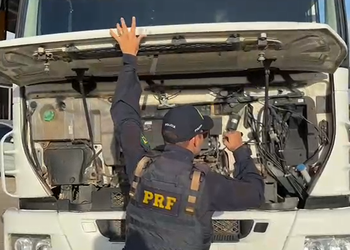 Caminhão clonado é apreendido pela PRF em São Cristóvão