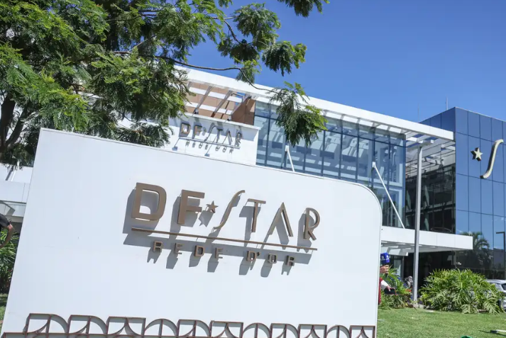 Bolsonaro recebe alta hospitalar após cirurgia e volta a cumprir pena na PF