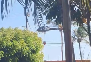 [VÍDEO] Incêndio em terreno baldio mobiliza Corpo de Bombeiros no bairro Mosqueiro, em Aracaju