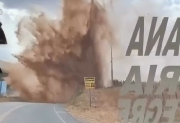 Rompimento de adutora deixa nove cidades do Alto Sertão sem água; VÍDEO