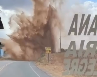 Rompimento de adutora deixa nove cidades do Alto Sertão sem água; VÍDEO