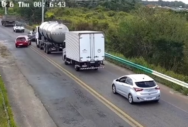 Ultrapassagem proibida em faixa dupla é flagrada na SE-270 e coloca motoristas em risco