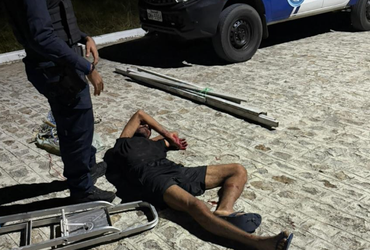 Homem suspeito de furtar materiais de construção na Barra dos Coqueiros é preso