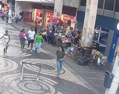 [VÍDEO] Duas mulheres são presas após furtar materiais escolares no centro de Aracaju