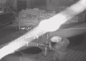 [VÍDEO] Padaria é arrombada duas vezes e tem prejuízo de cerca de 15 mil reais em Aracaju