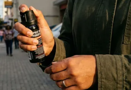 Senado aprova projeto que autoriza venda de spray de defesa pessoal para mulheres