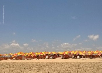 MPSE apura irregularidades em comércios nas praias da Orla de Atalaia em Aracaju