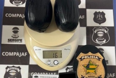 Mulher é presa com 161g de maconha ao tentar entrar em presídio no Santa Maria, em Aracaju