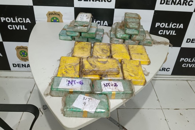 Cerca de 26 kg de drogas são apreendidos em carro na Barra dos Coqueiros; motorista é preso