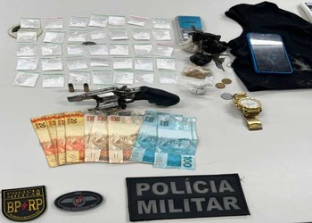 Homem é preso em flagrante por tráfico e posse ilegal de arma em Socorro