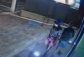 Dupla suspeita por série de furtos em comércios e condomínios é presa em Aracaju