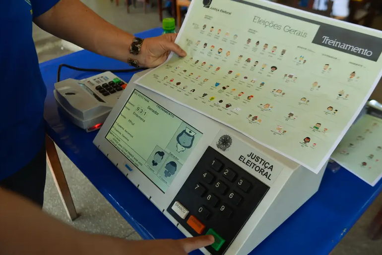 Prazo para tirar ou regularizar o título de eleitor encerra nessa quarta (6)