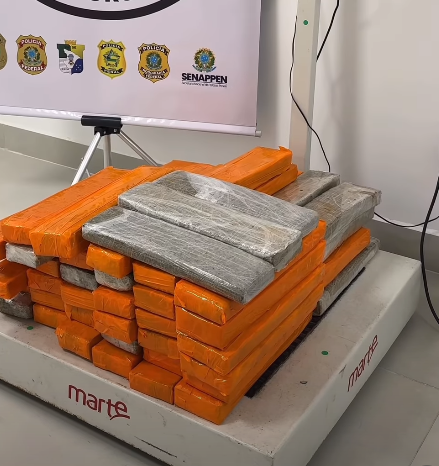 Homem é preso com 52 kg de maconha escondidos em carro no Centro de Aracaju