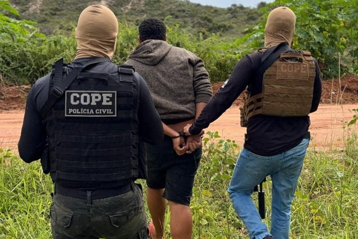 VÍDEO; Foragido por homicídio na Bahia é encontrado e preso em Estância