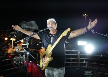 Durval Lelys comanda o Bloco Por Amor ao Iate no pré-carnaval de Aracaju em 2026