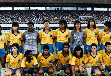 Câmara aprova lei da Copa feminina e reconhece pioneiras do futebol