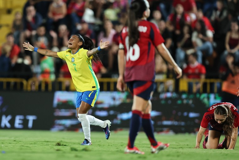 Brasil começa temporada com vitória e goleia Costa Rica por 5 a 2 em amistoso