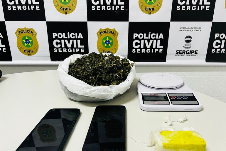 Dois irmãos são presos por tráfico de drogas em residência entre Telha e Propriá
