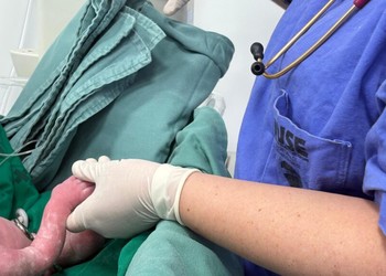 Parto de emergência é realizado após mãe sofrer acidente automobilístico em Sergipe