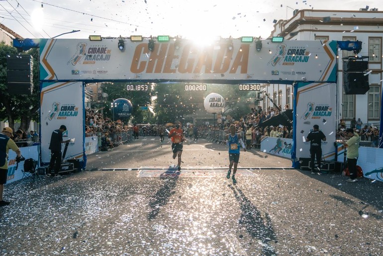 Corrida Cidade de Aracaju: primeiros colocados dos 24 km celebram conquista e relembram superação