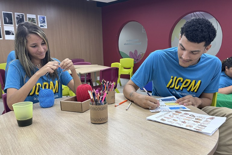 Leitura, atividades manuais e jogos de tabuleiro ajudam a prevenir o “brain rot”