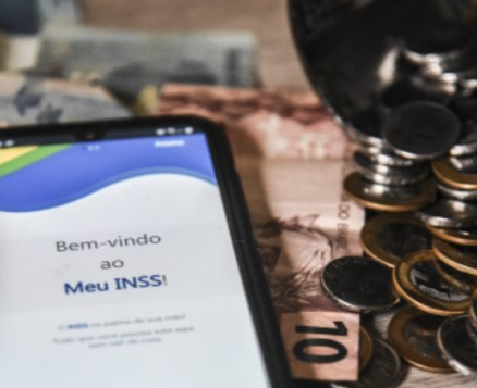 Justiça libera R$ 1,5 bi em atrasados para beneficiários do INSS; veja quem tem direito
