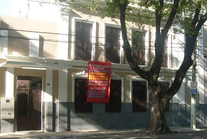Alunos de escola estadual são socorridos após crise de ansiedade coletiva em Aracaju