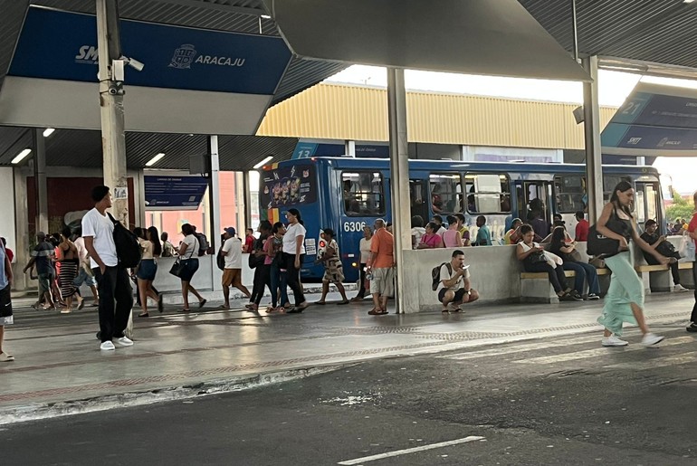 Desafios diários no transporte: a realidade de quem depende do ônibus em Aracaju