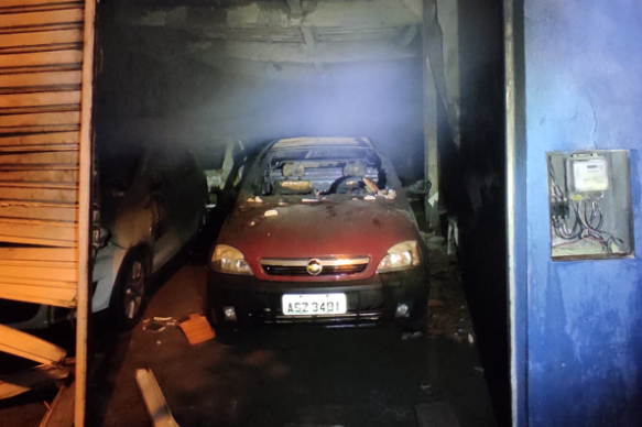 Incêndio atinge revendedora de veículos no município de Simão Dias
