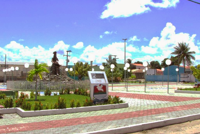 Jovem é morta a facadas pelo companheiro em Indiaroba