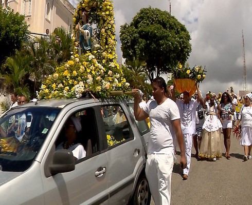 Igreja católica celebra Nossa Senhora da Conceição; religiões afro homenageiam Oxum