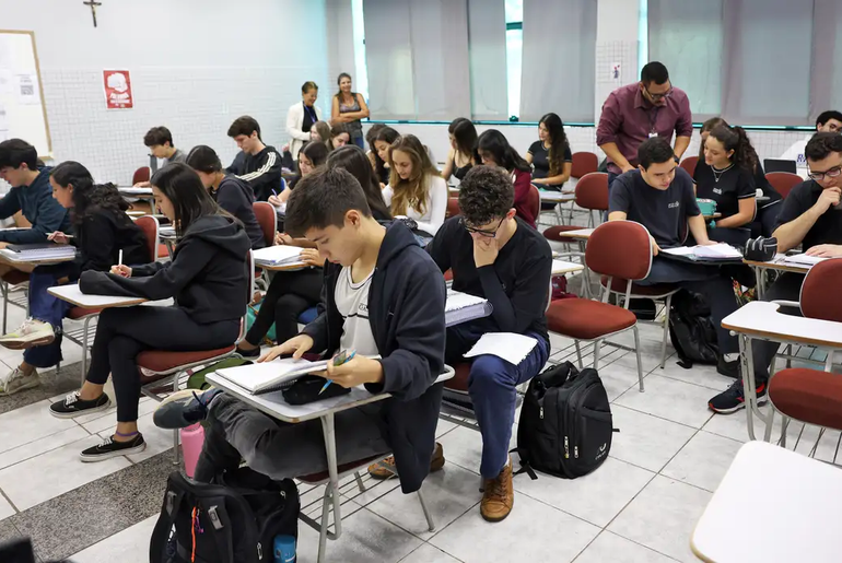 MEC divulga regras para vagas remanescentes do FIES 2025