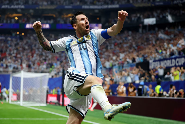 Com virada histórica, Argentina vence Egito e avança para as quartas de final