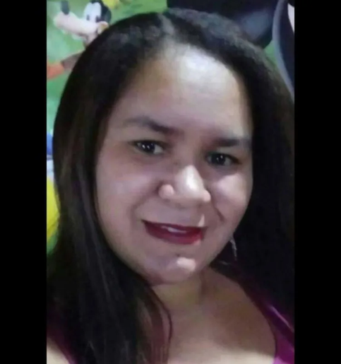 Suspeito de matar ex-companheira na frente da filha se entrega à polícia no centro-sul de Sergipe