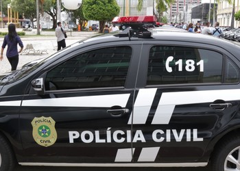 Mulher investigada por tráfico de drogas é presa no bairro Olaria, em Aracaju