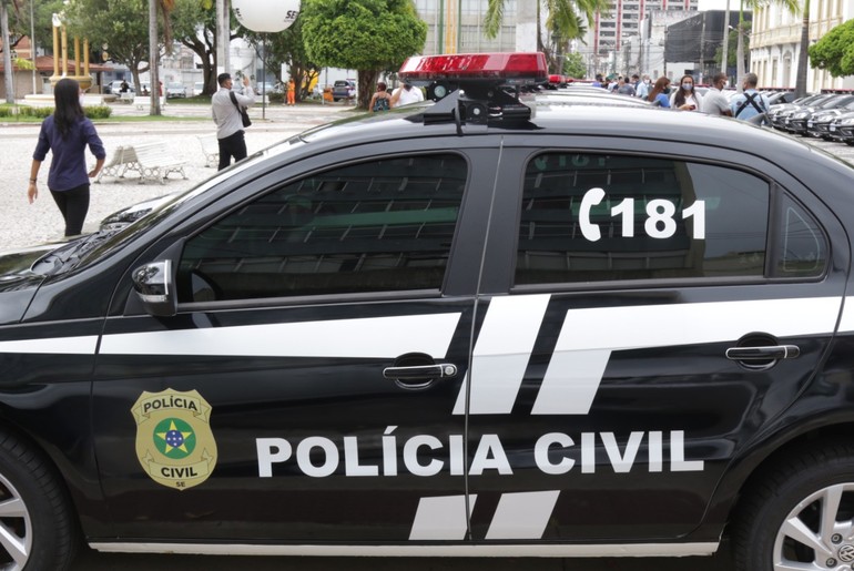 Mulher investigada por tráfico de drogas é presa no bairro Olaria, em Aracaju