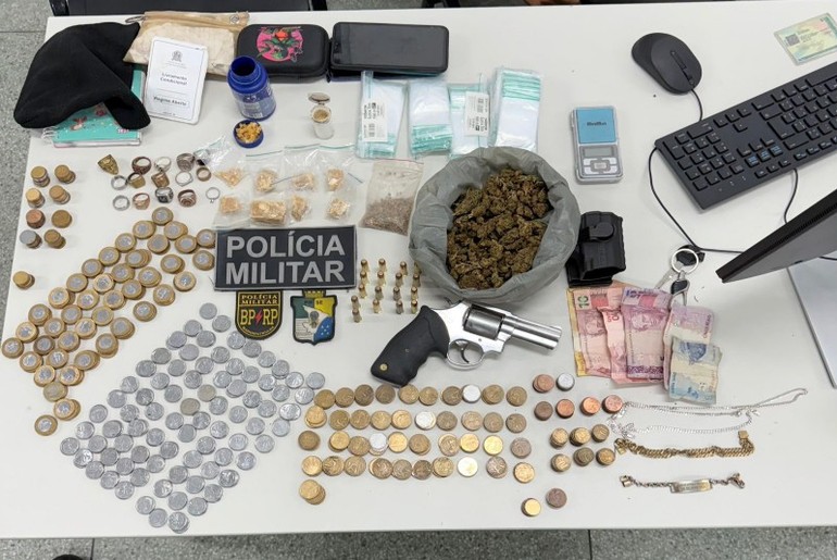 Casal suspeito de tráfico e porte ilegal é preso no Bairro Ponto Novo