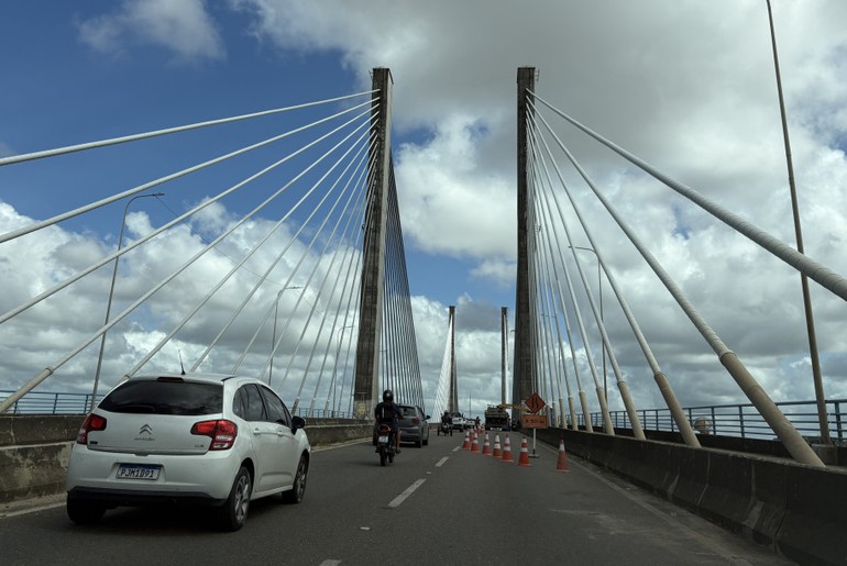 Trânsito na Ponte Aracaju-Barra terá alteração para instalação de iluminação cênica