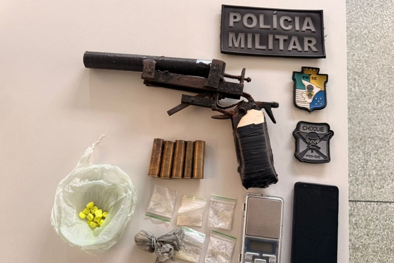 Suspeito de tráfico é preso com arma e drogas no Bairro Japãozinho