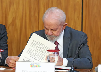 Lula veta lei que reconhece estágio como experiência profissional