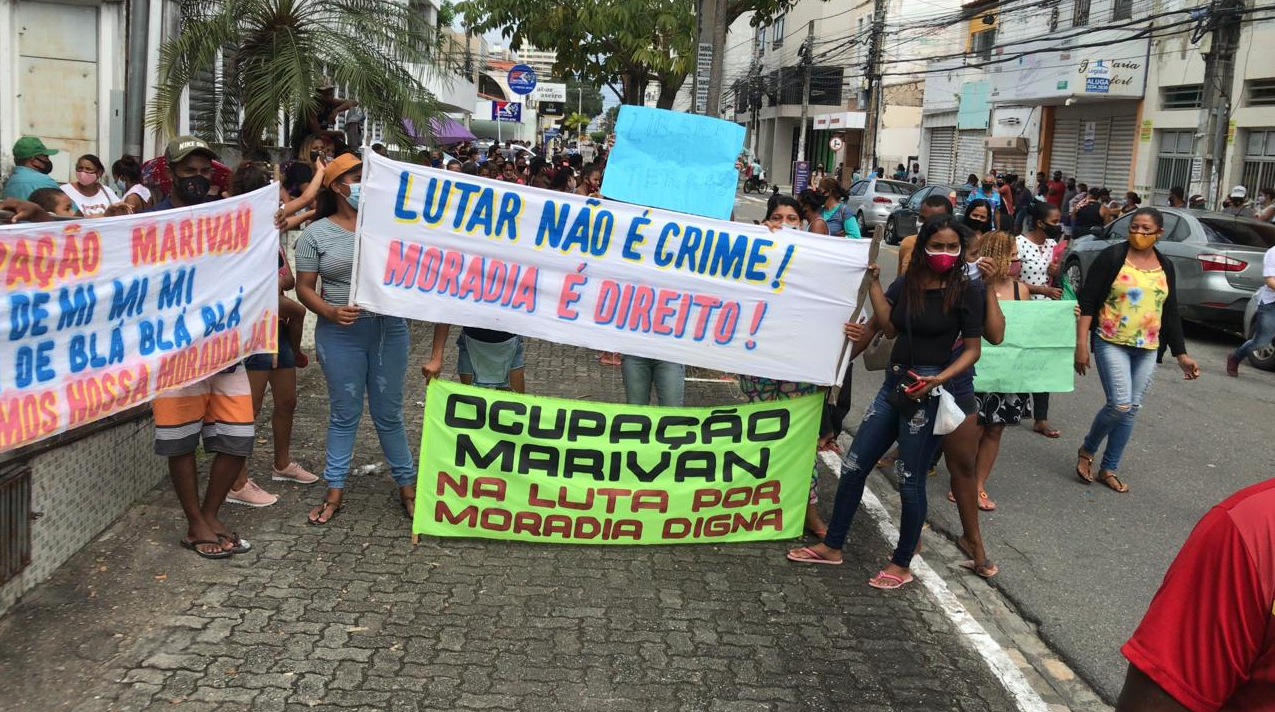 Moradores da ocupação do Marivam e Mangabeiras protestam no centro de Aracaju