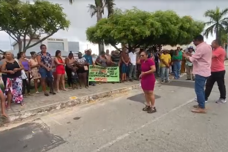 Após tensão e protesto, moradores de ocupação conseguem doação de área em Socorro
