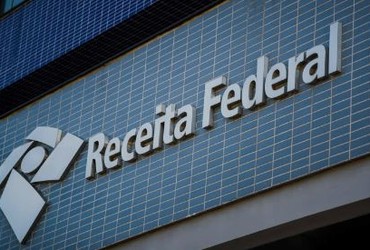 Receita Federal nega aumento de Imposto de Renda para professores após reajuste salarial