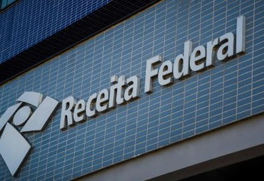 Receita Federal nega aumento de Imposto de Renda para professores após reajuste salarial