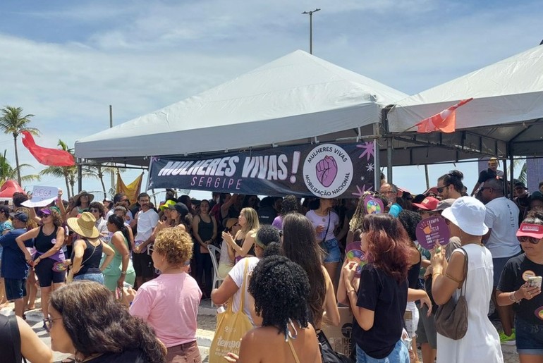 Levante Mulheres Vivas: Manifesto Nacional contra feminicídio acontece na Orla da Atalaia