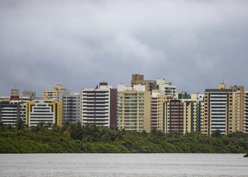 Sergipe deve ter céu parcialmente nublado e chuvas fracas nessa semana